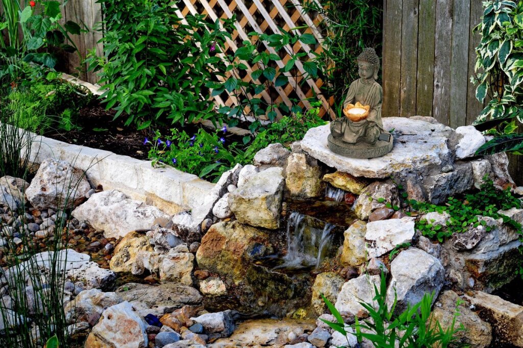 Grundig Grundig Buddha statue with solar lamp LED on-off button burning time 6-8 hours 17x16x27cm