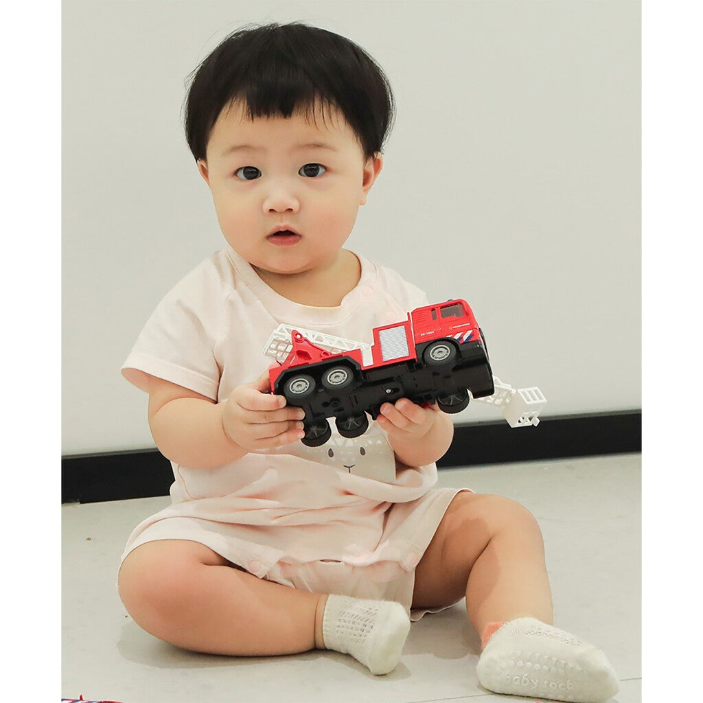 112 Feuerbrigade Truck 1:32 mit Licht und Klang