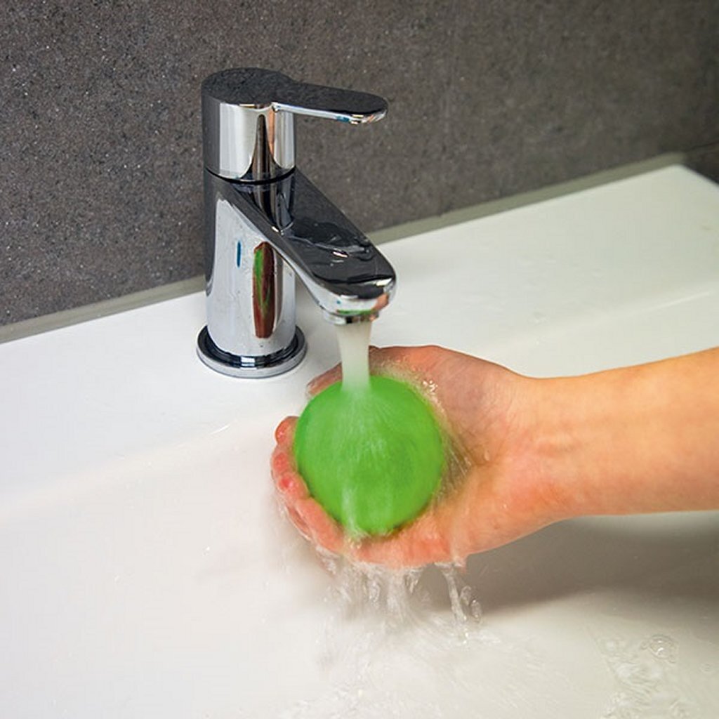 Toi-toys glow throw glow in the dark balls 12 pieces