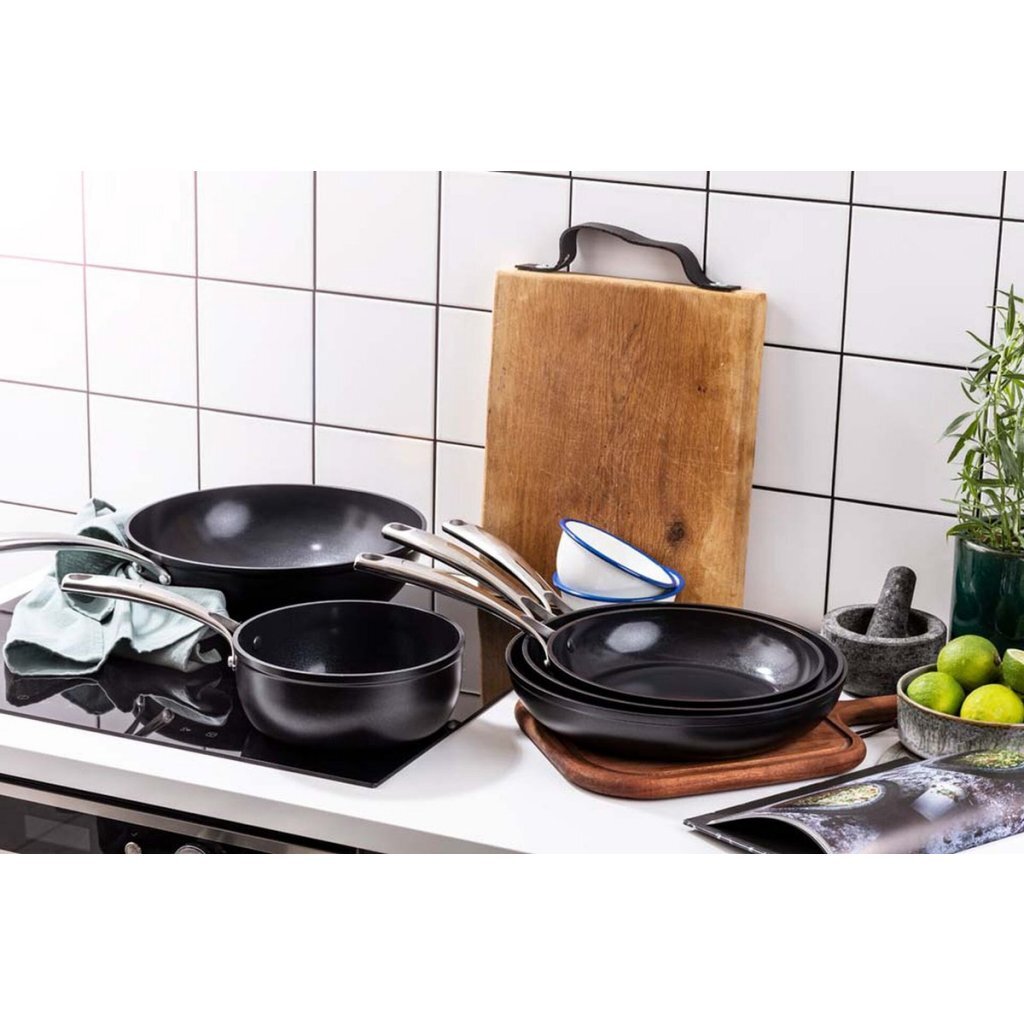 BK Superior Ceramic Fritting Pan 24 cm Schwarz