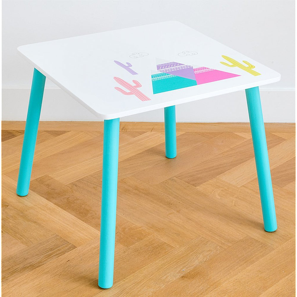 Llama wooden table with 2 chairs