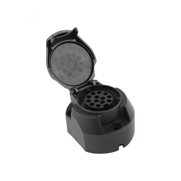 13-napainen muovipistoke