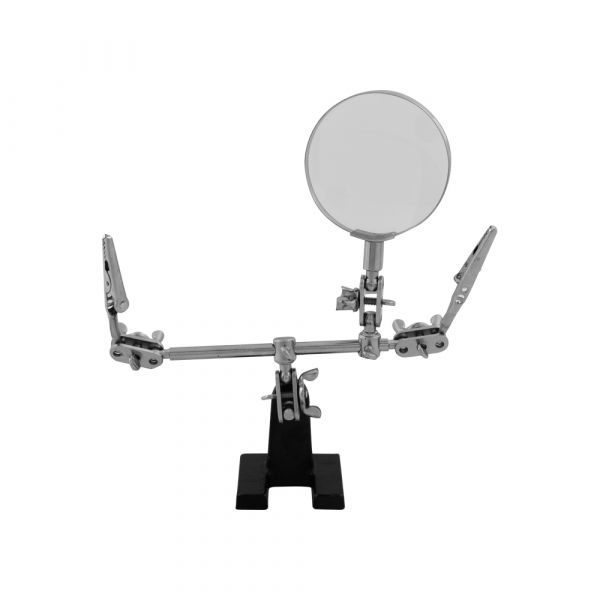 Troisième main avec loupe