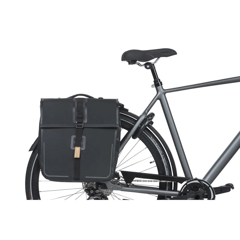 Basil bag urban dry mik 2.0 double matte black | 50l