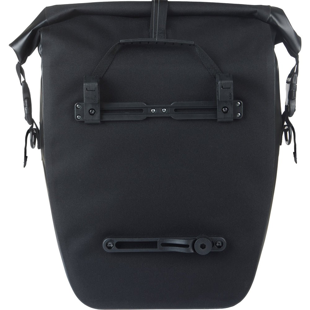 Basil single bag navigator waterproof mik hooks 25-31l black
