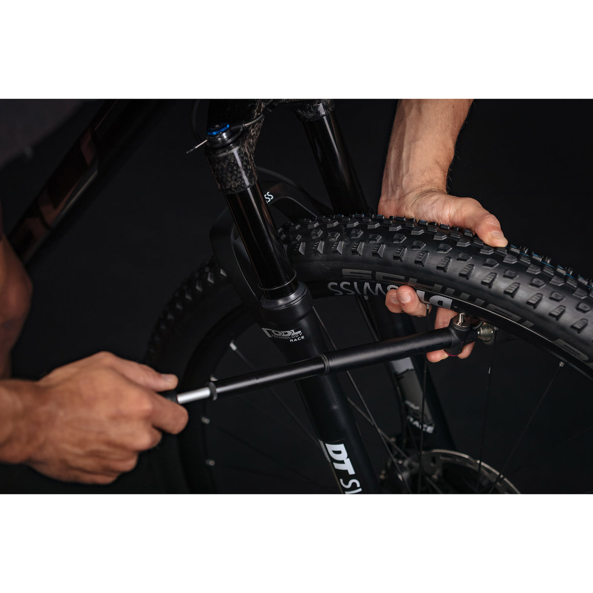 One hand pump 90 mini pump black