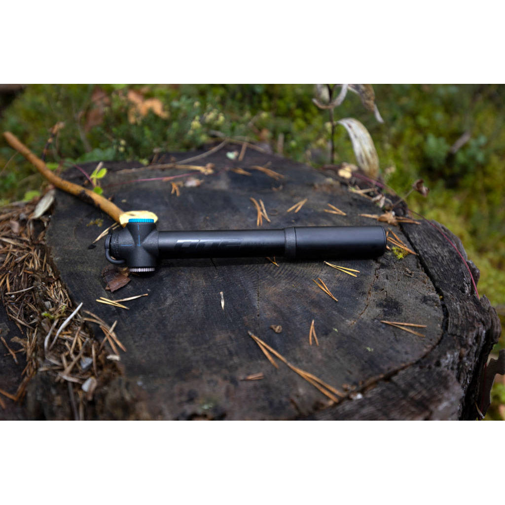 One hand pump 90 mini pump black