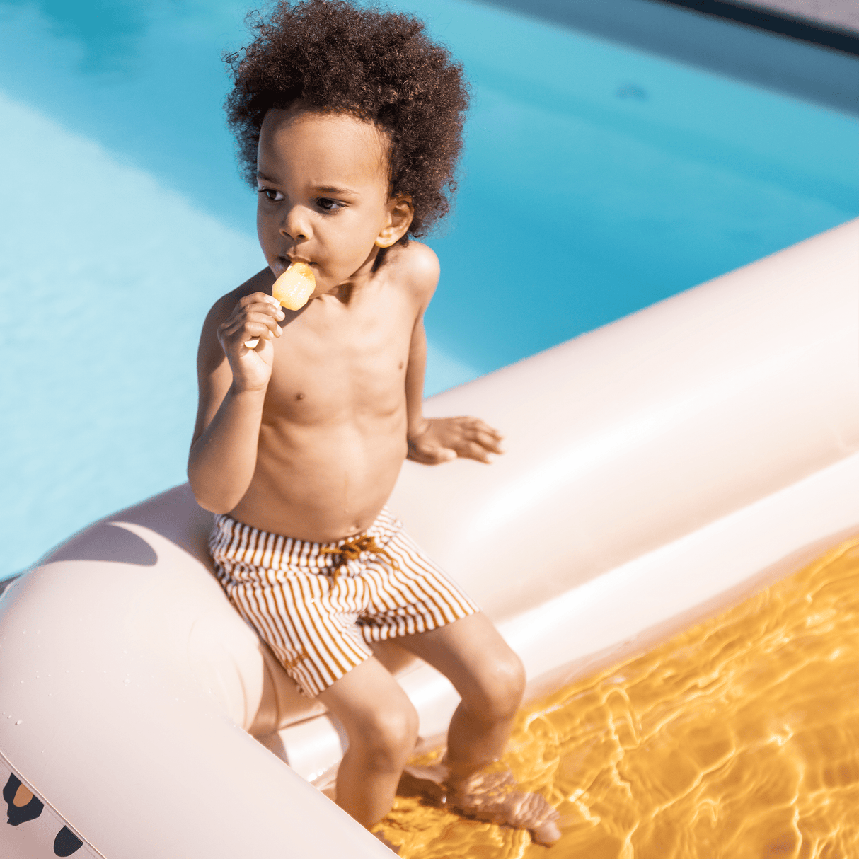 Safari chic | beige inflatable pool 211 x 132 x 46 cm