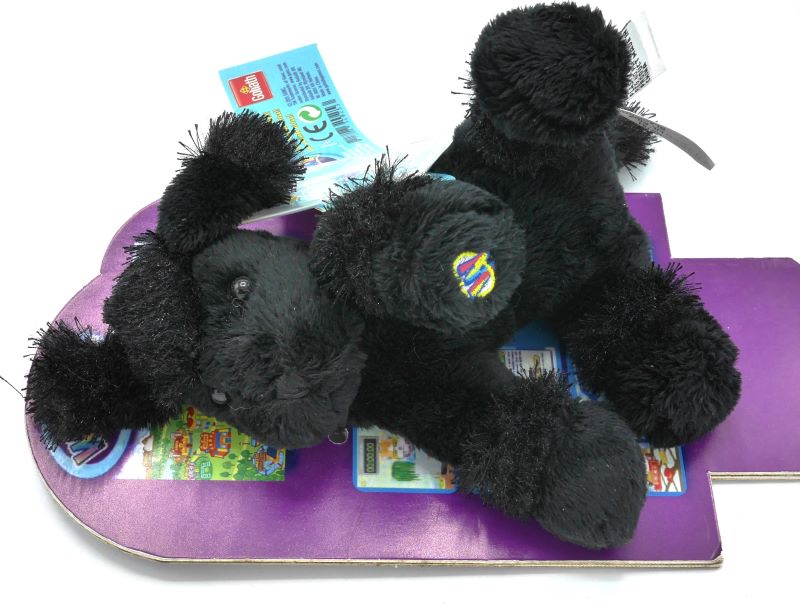 Pluszowy piesek Webkinz czarny o długości 18 cm