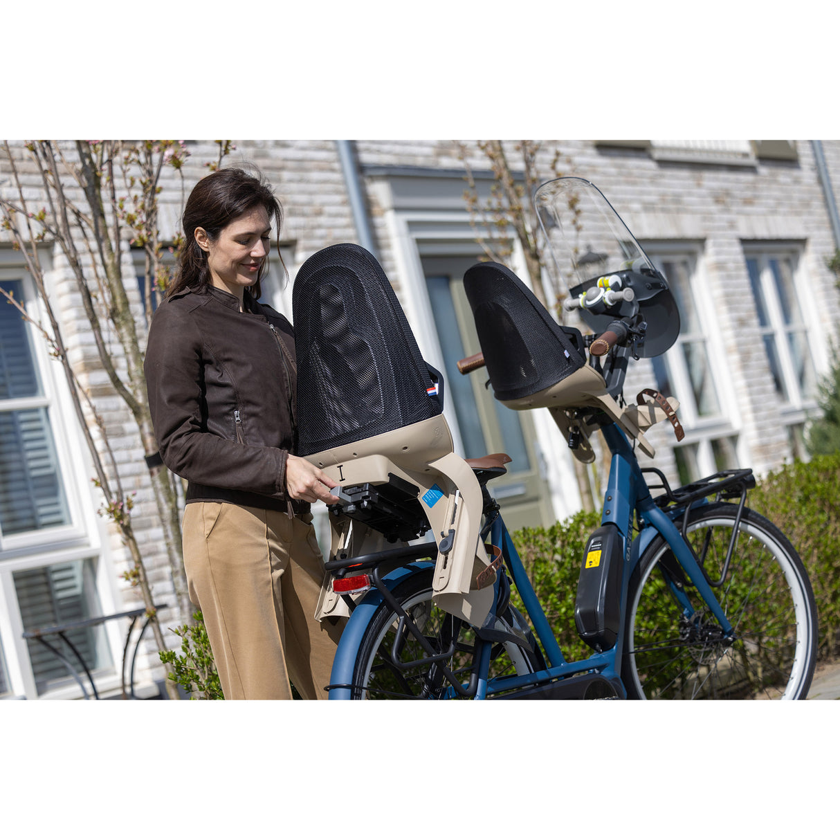 Qibbel Air Q750 Baksätet Mik-HD-bärare monterande svart