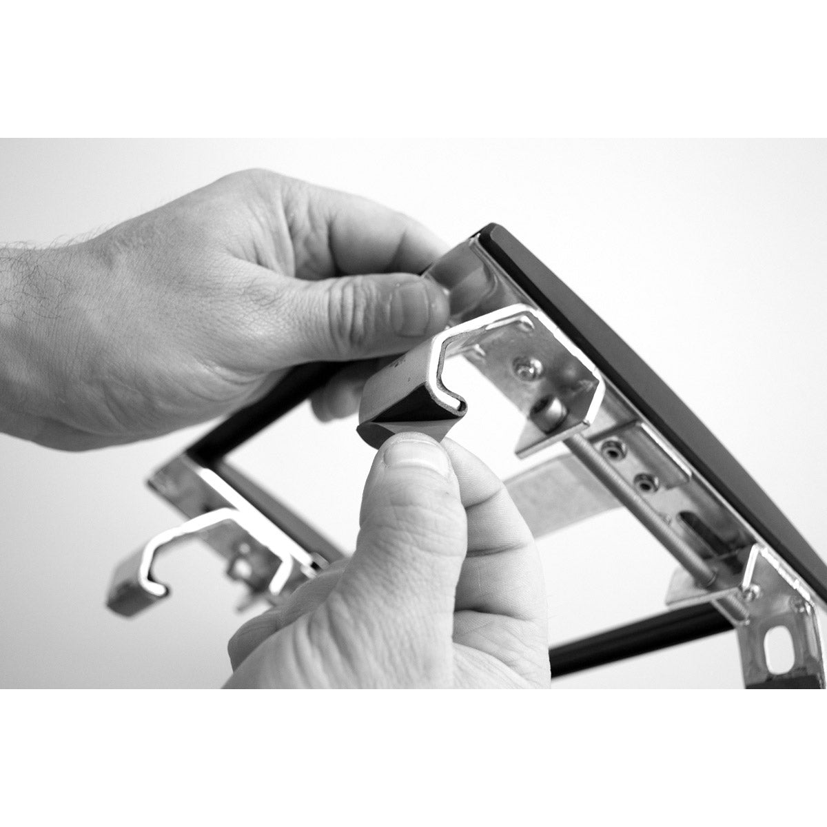 Mounting clamps for carrier adapter