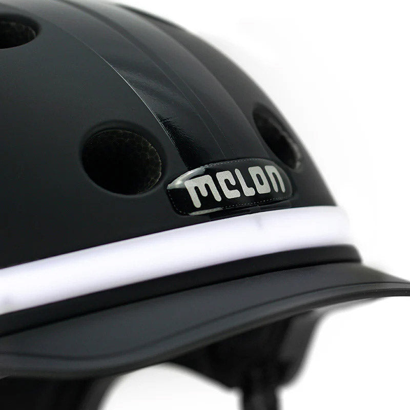 Melon helmet with lighting e-series black ice ml