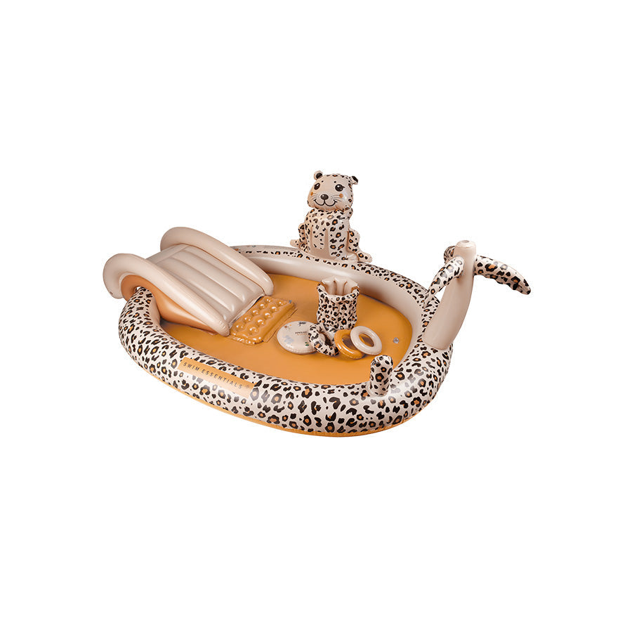 Safari chic | beige gioca a piscina