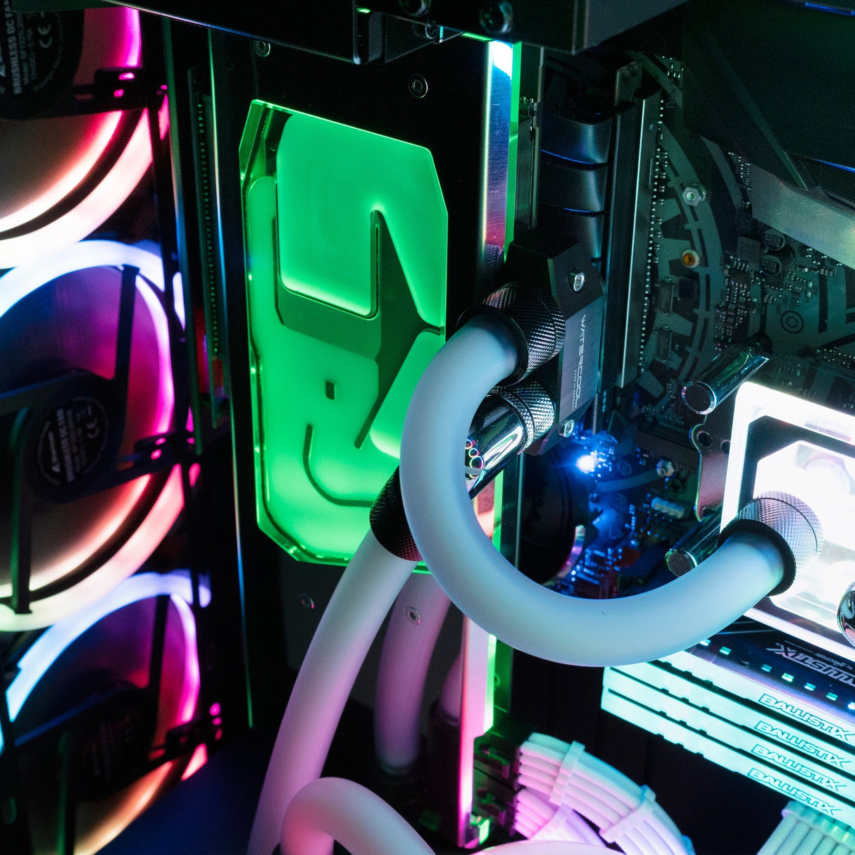 Kit de tarjeta gráfica de Sharkoon Angled para Rev300