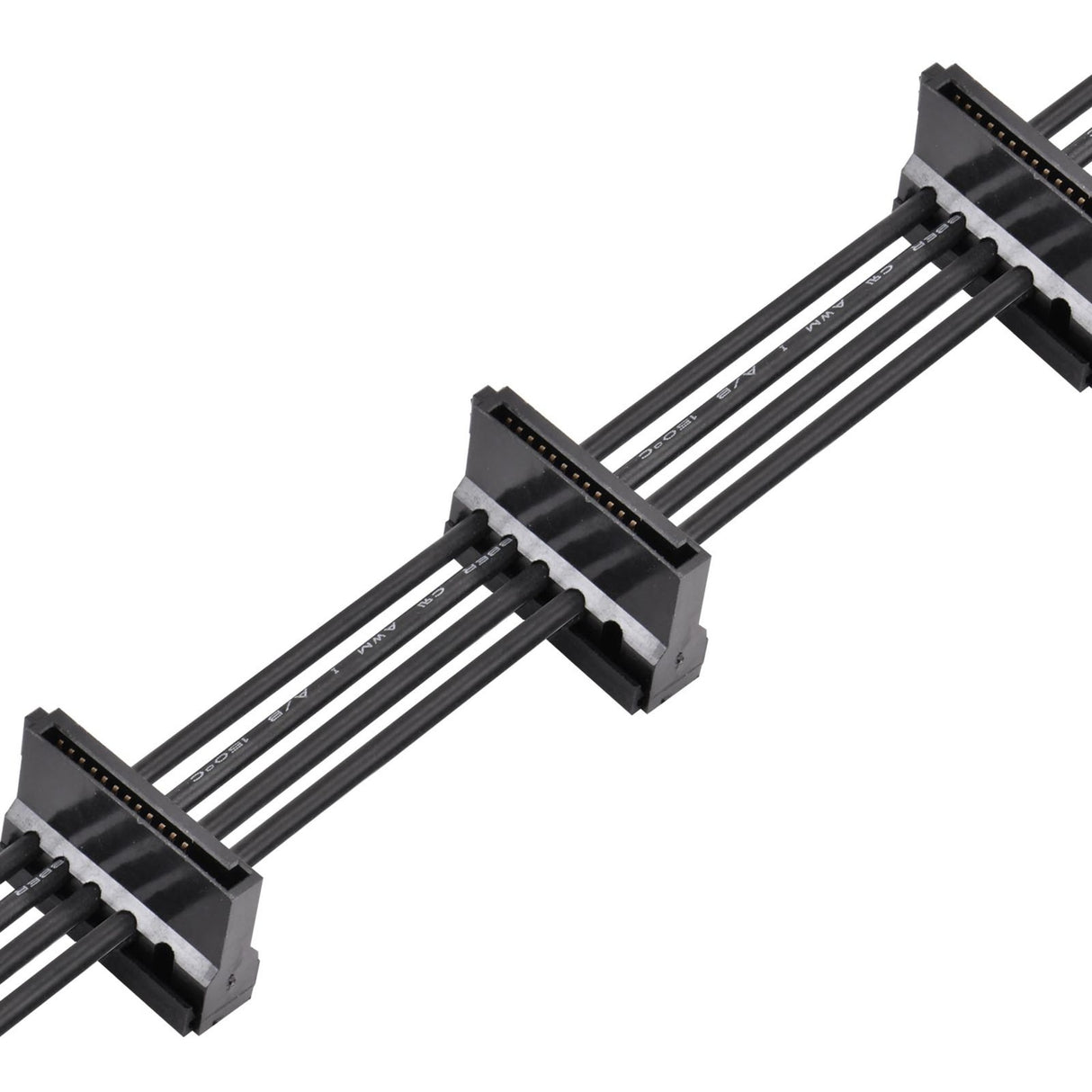 SilverStone SST-CP06-E4, 1x 15-Pin SATA > 4x 15-Pin SATA