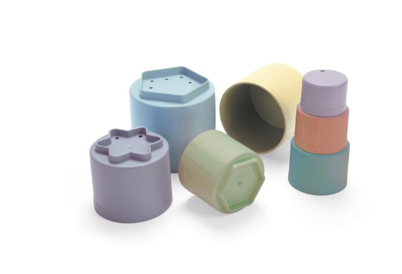 Gobelets empilables Dantoy, 7 pièces.