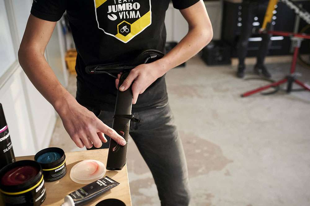 Dynamic carbon assembly paste 5g