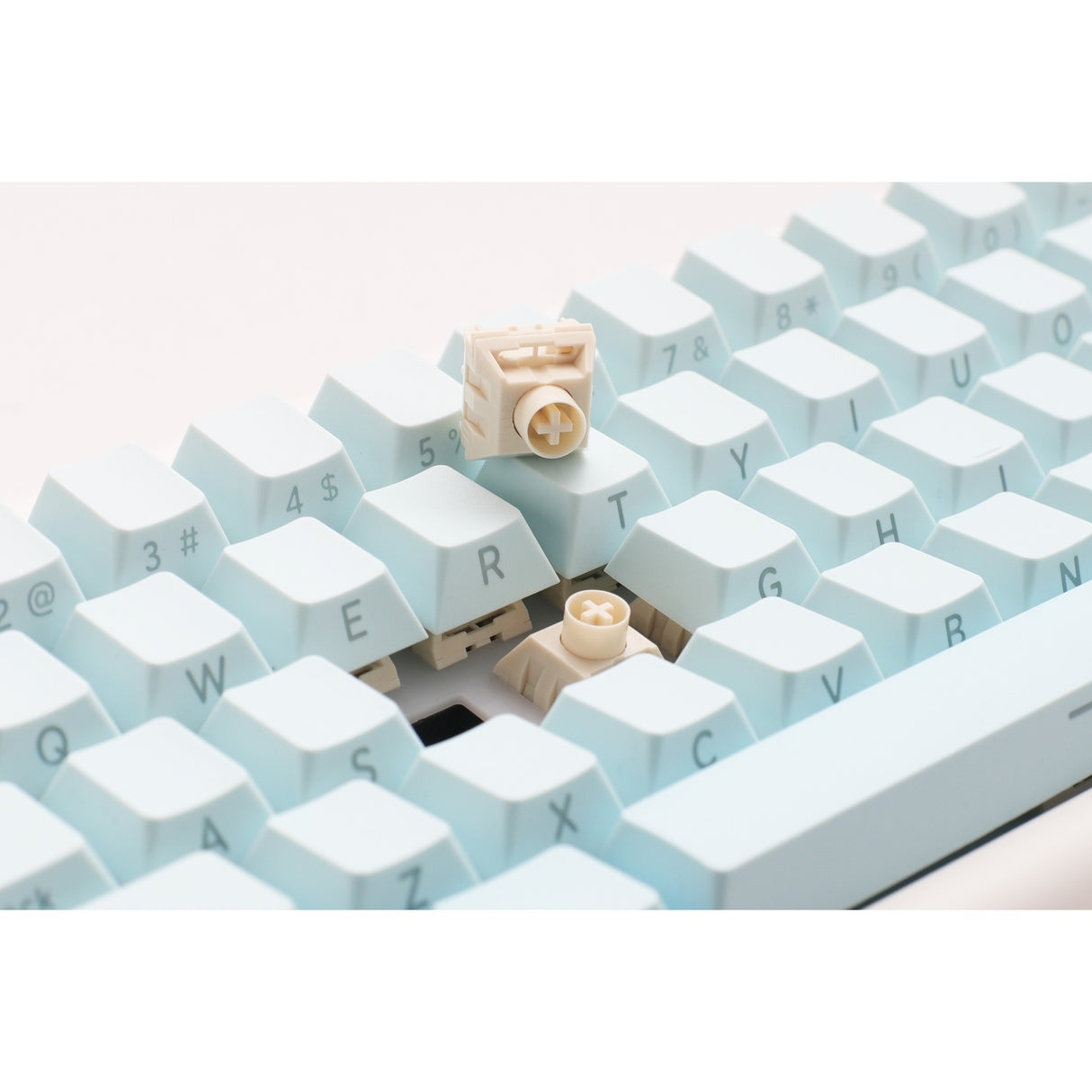Ducky projectd tinker 65 - pom edition met qmk via, toetsenbord (lichtblauw wit, us lay-out, kailh box cream pro, rgb led, double-shot pbt, hot-swappable pom, gasket mount, 65%)