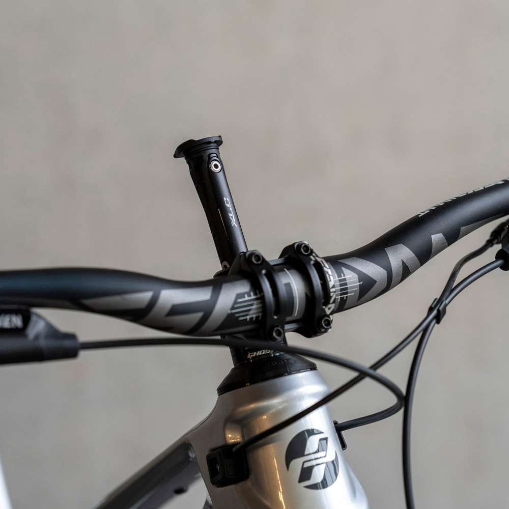 Xlc trailtool solution carrier tube