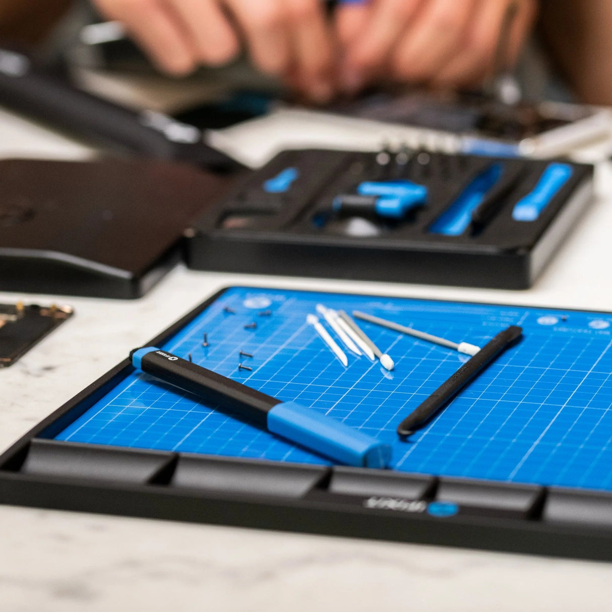 Защитна постелка Ifixit fixmat (синьо черно)