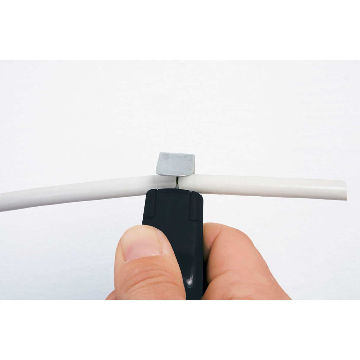 Wiha Uirlis dhíchóimeála le scian tarraingthe féin-rothlach