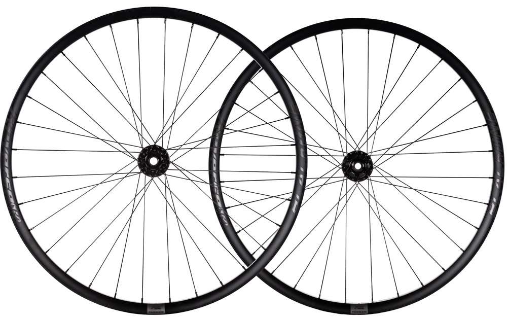 Reverse components black one 29 27.5 boost tubeless wheelset