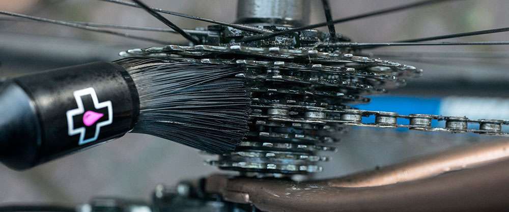 Muc-off drivetrain detailing brush