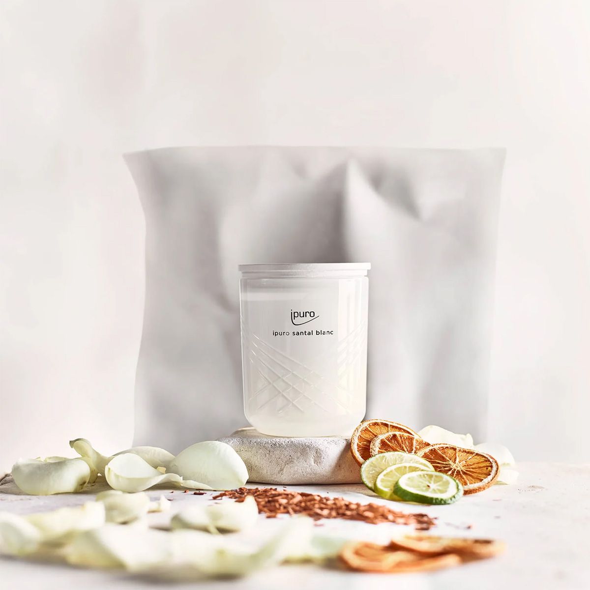 Ipuro scented candle Santal Blanc 270gr