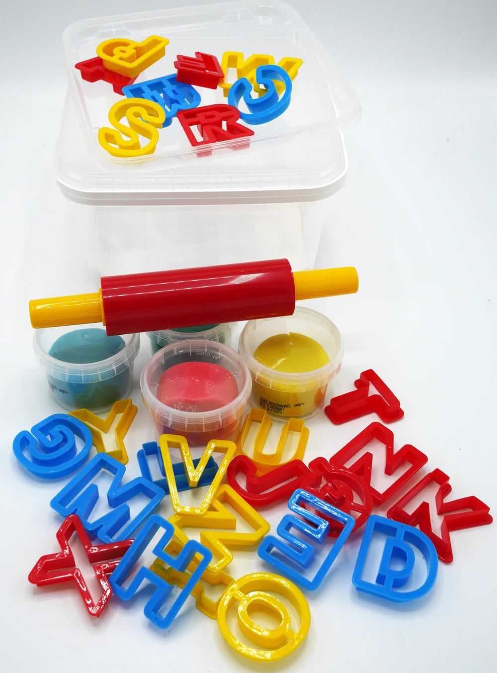 Vedes createk clay set with the alphabet shapes and 4 clay pots