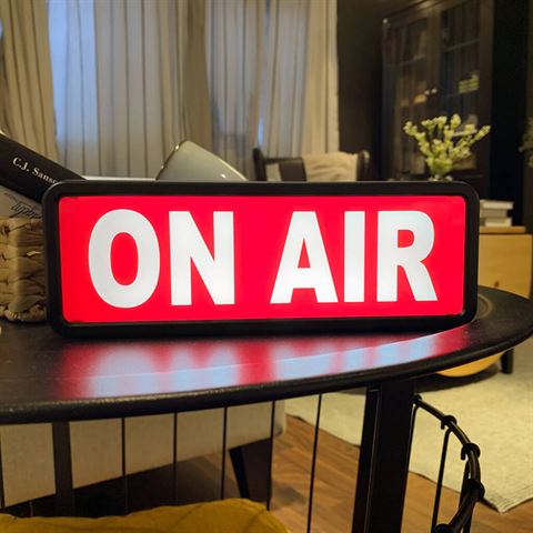 Orangemonkie auf Luftsignalbeleuchtung