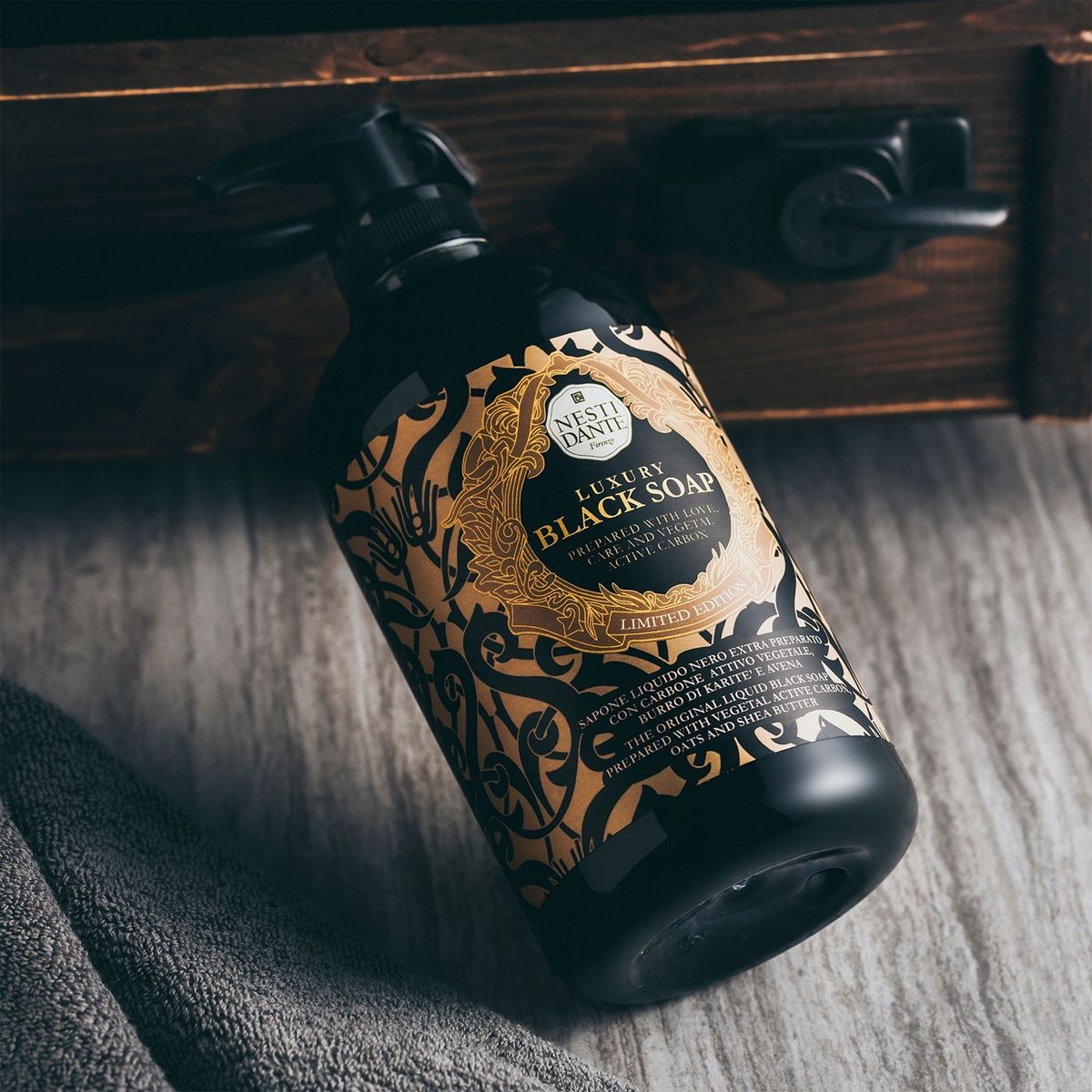 Nesti Dante pompa per sapone nero di lusso 500ml