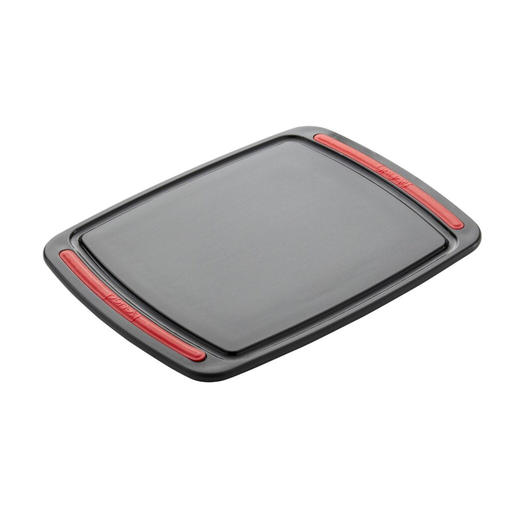Brund easy cut cutting board 26x20x0.8 cm black red