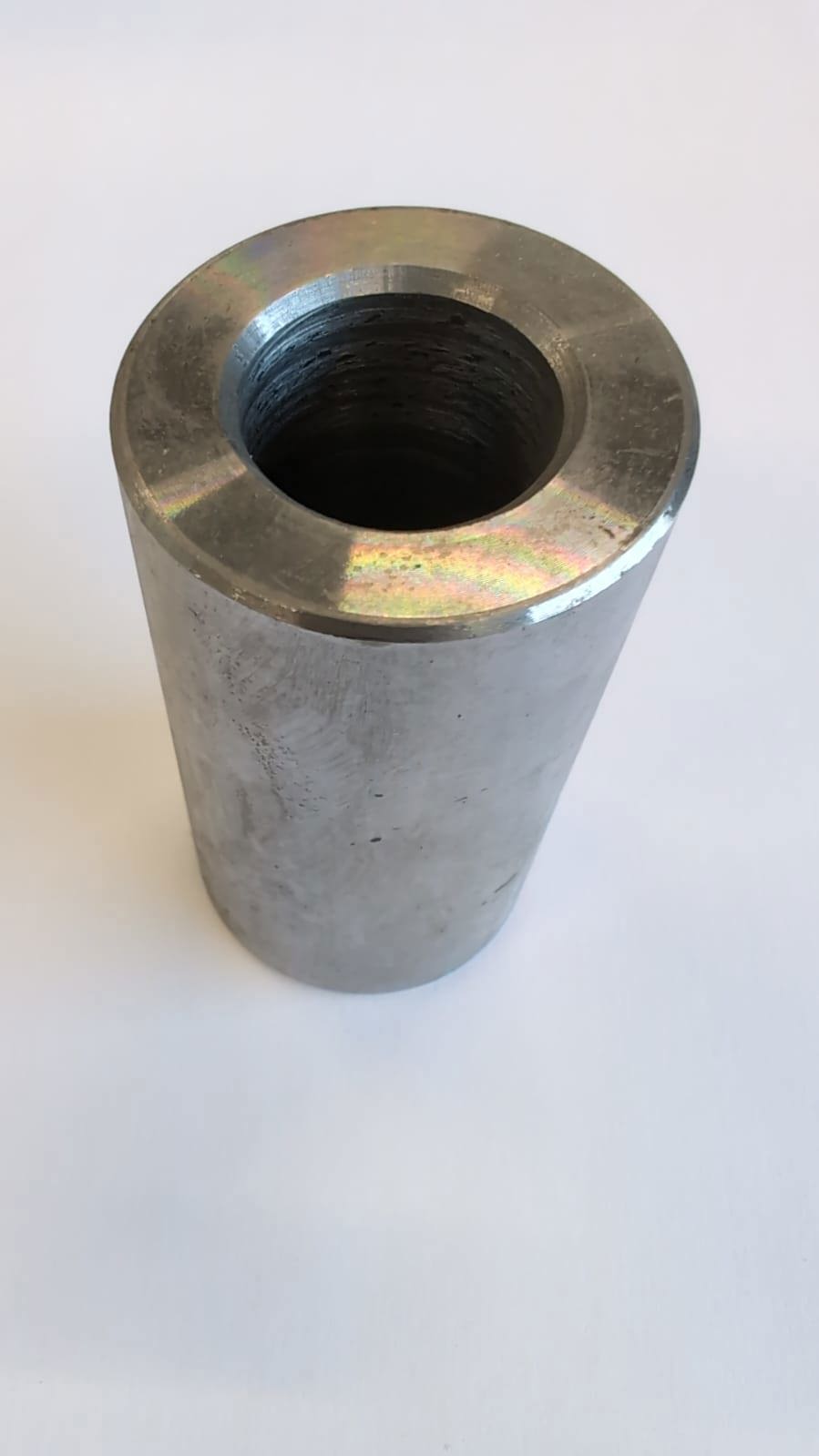 Adjustment sleeve for suspension for cowcleaner swing