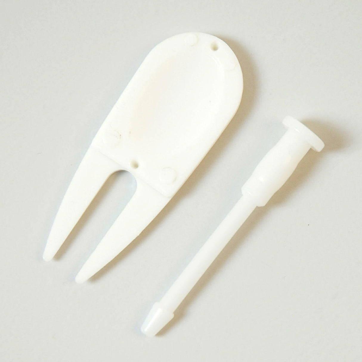 Sealing cap for horse fly trap ball