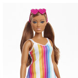 Barbie uwielbia tęczową sukienkę w oceanie
