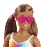 Barbie uwielbia tęczową sukienkę w oceanie