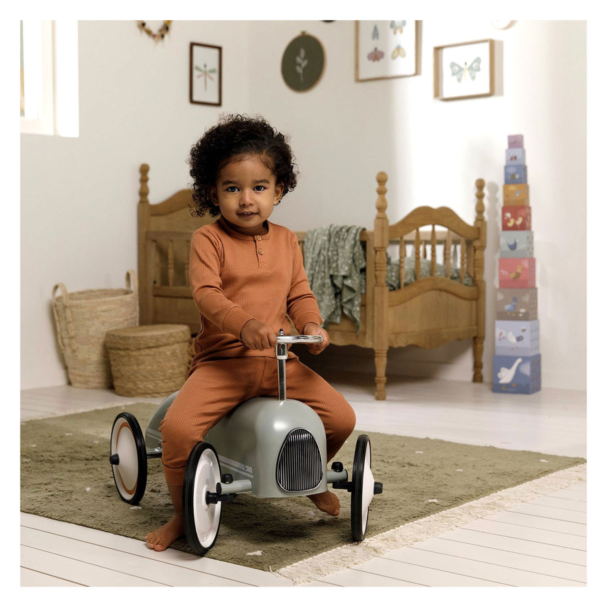 Little Dutch retro walking car