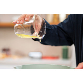 Tazza di misurazione in vetro 500 ml con coperchio blu
