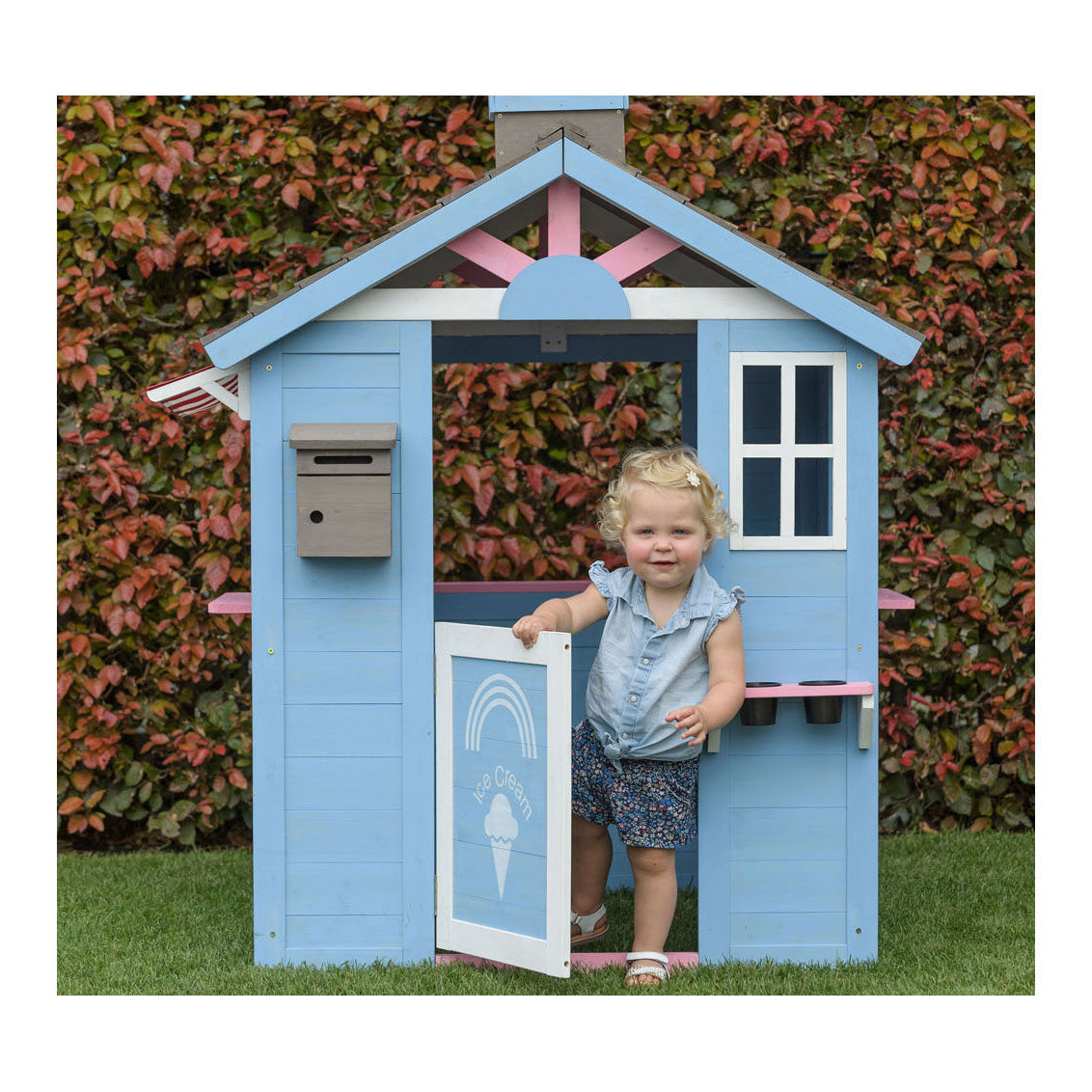 Swinging Wooden Playhouse lody