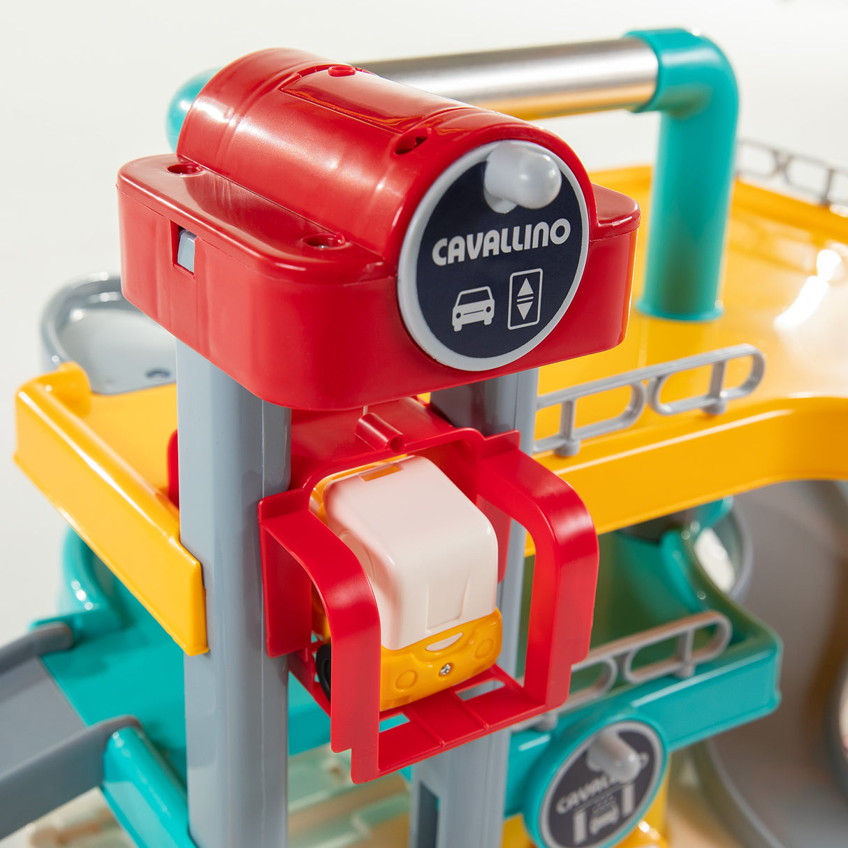 Cavallino Luxusgarage mit Autos