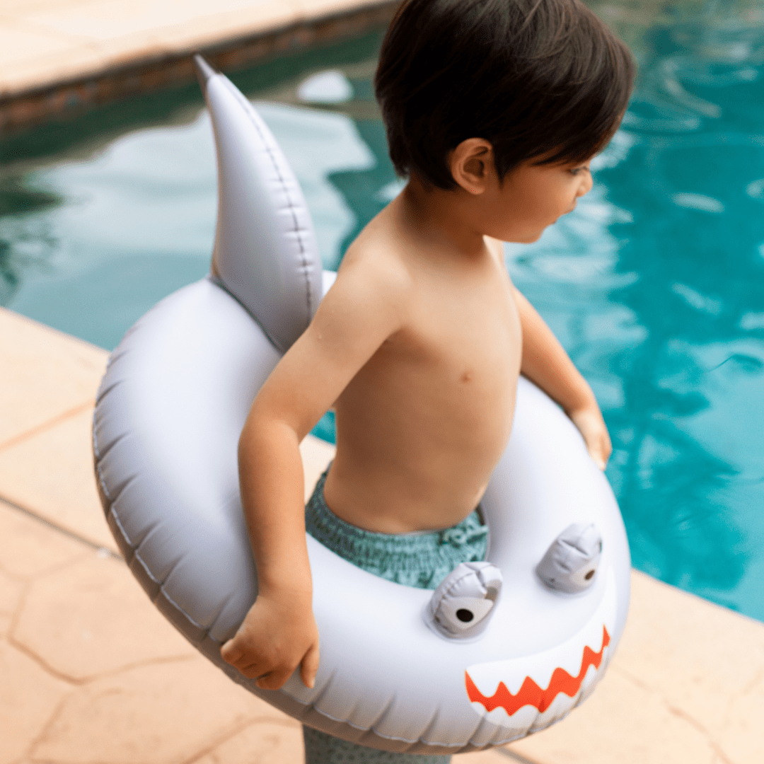 Dreamscape | Gray Animal Swimming Band Ø 55 cm