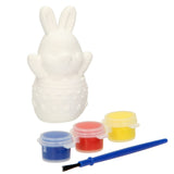 Grupa kreatywnych rzemieślników namaluje własnego zajączka wielkanocnego