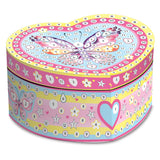 Eine kreative Bastelgruppe dekoriert Ihre eigene Schmuckschatulle