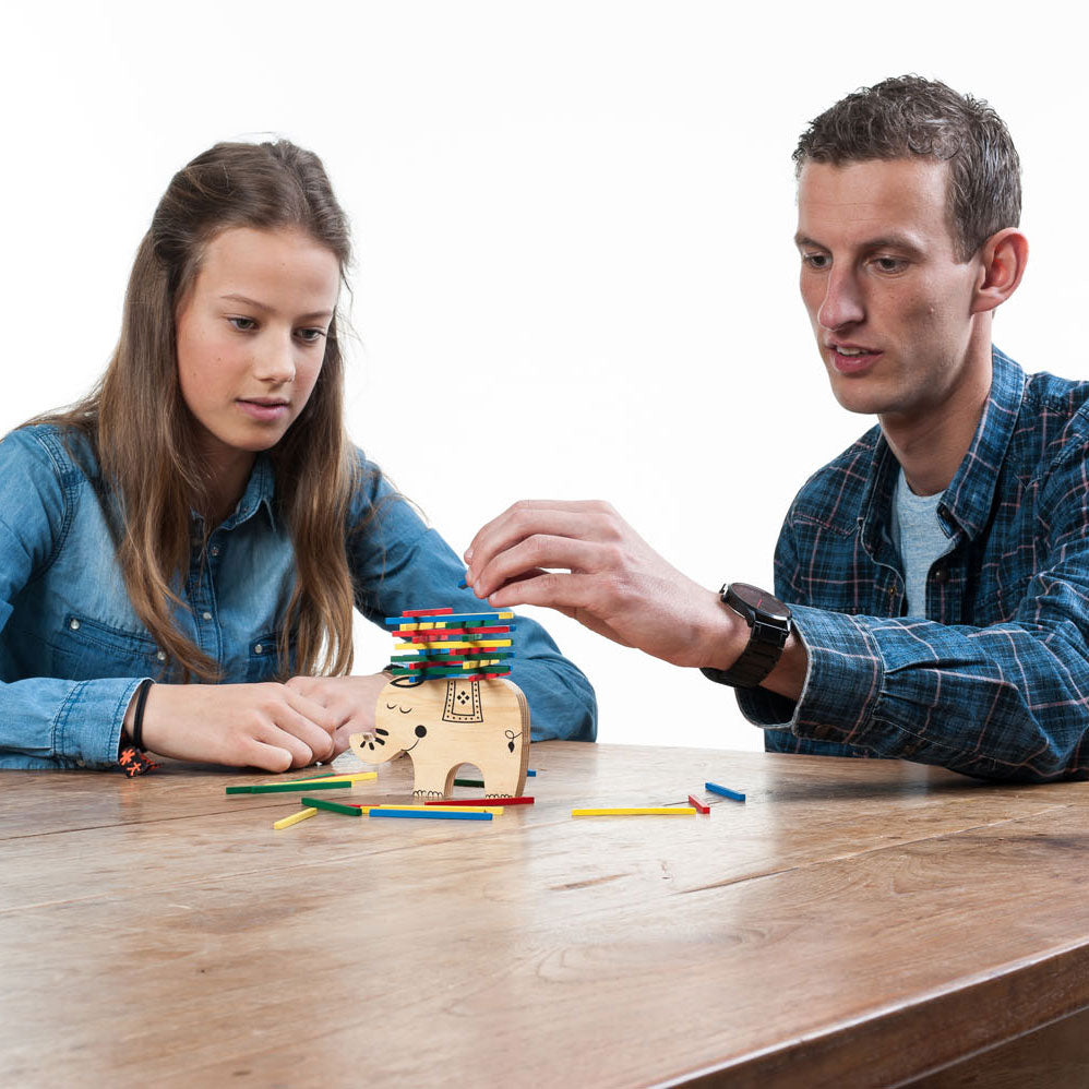 Elefante del gioco di bilanciamento in legno