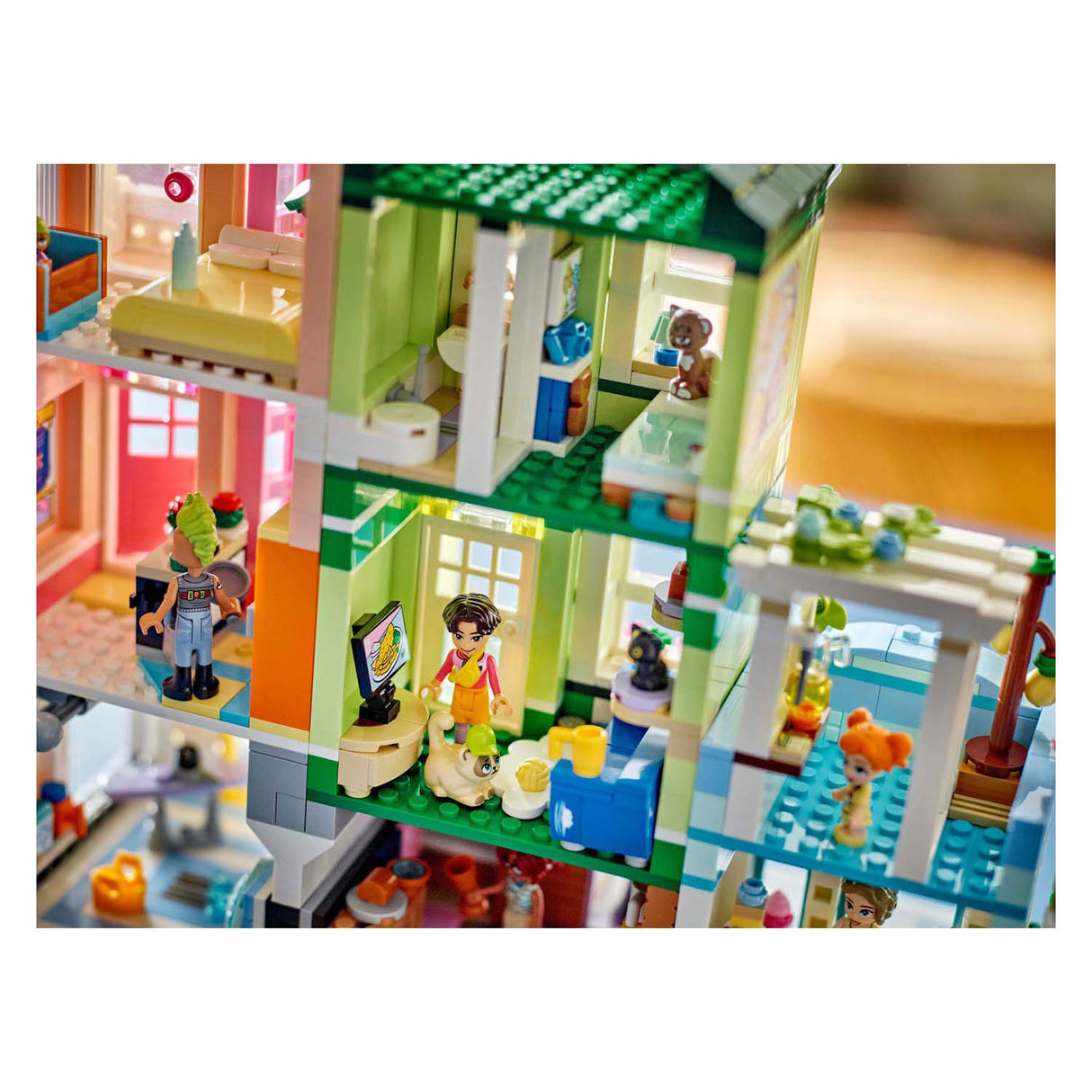 Lego prijatelji 42670 Apartmaji in trgovine Heartlake City