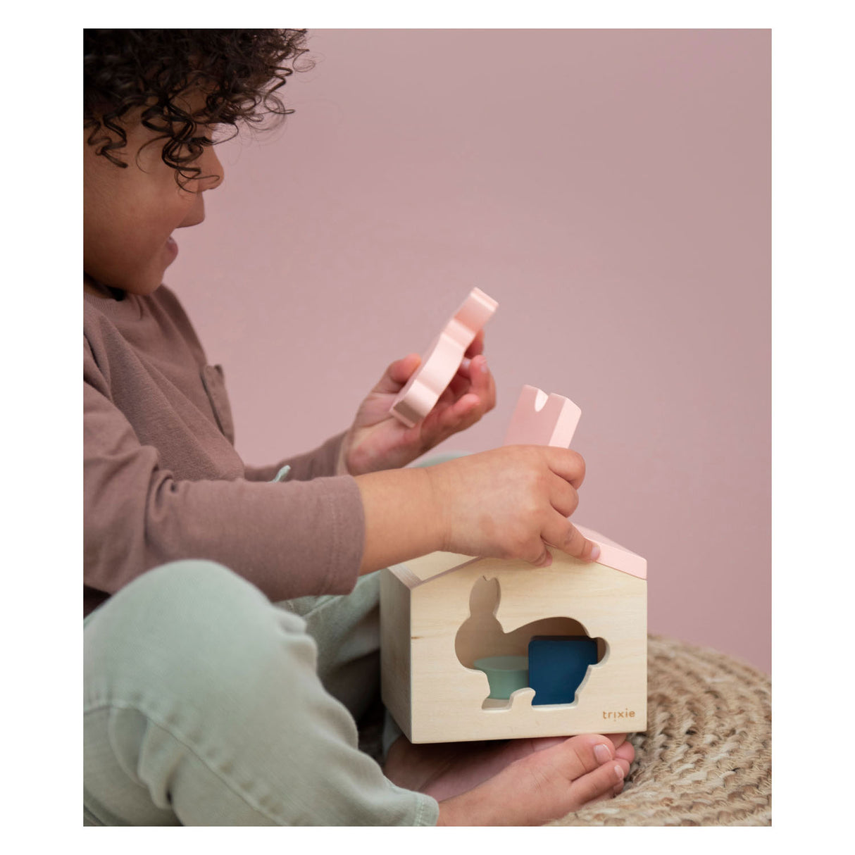 Trixie wooden house with blocks Mrs. Rabbit
