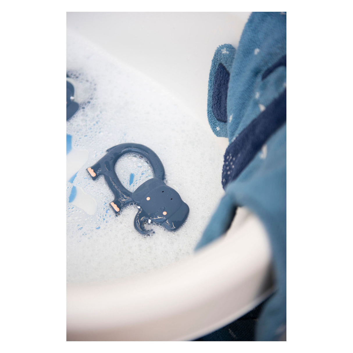 Trixie Natural Rubber Grab Toy - paní. slon