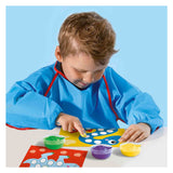 Ses premiers dinos de peinture d'empreintes digitales