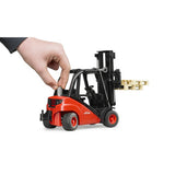 Bruder Linde Forklift H30D avec barre de remorquage et 2 palettes