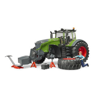 Bruder Tractor Fendt 1050 Vario with mechanic and garage accessories